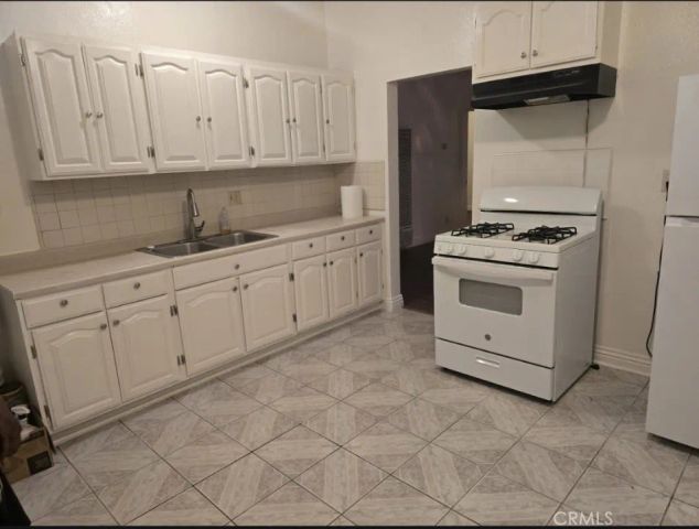 1310 S Atlantic A, Compton, CA 90221