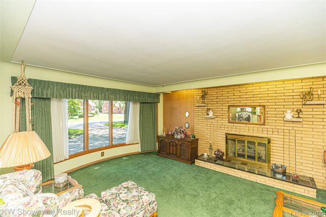 3651 Chicago Road, Warren, MI 48092