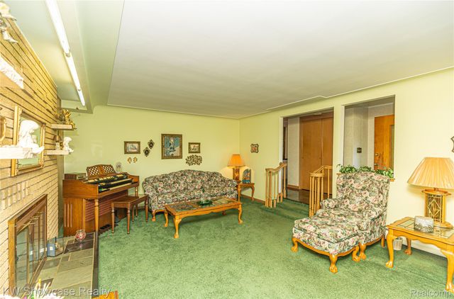 3651 Chicago Road, Warren, MI 48092