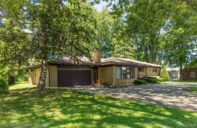 3651 Chicago Road, Warren, MI 48092