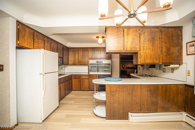 3651 Chicago Road, Warren, MI 48092