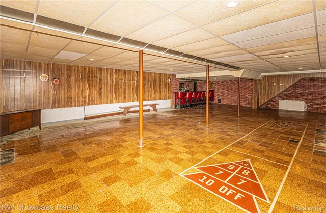3651 Chicago Road, Warren, MI 48092