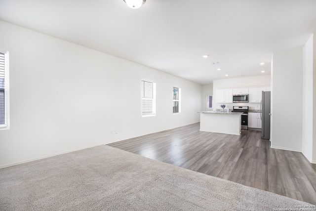 5214 Winding Stream, St Hedwig, TX 78152