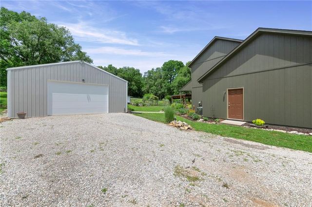 1812 N 150th Street, Basehor, KS 66007