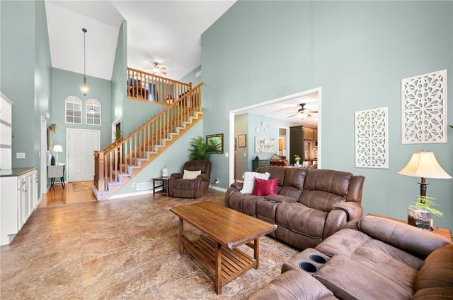 1812 N 150th Street, Basehor, KS 66007