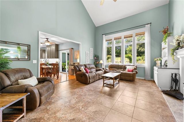 1812 N 150th Street, Basehor, KS 66007