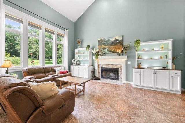 1812 N 150th Street, Basehor, KS 66007