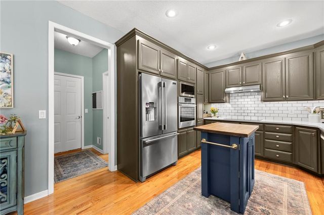 1812 N 150th Street, Basehor, KS 66007