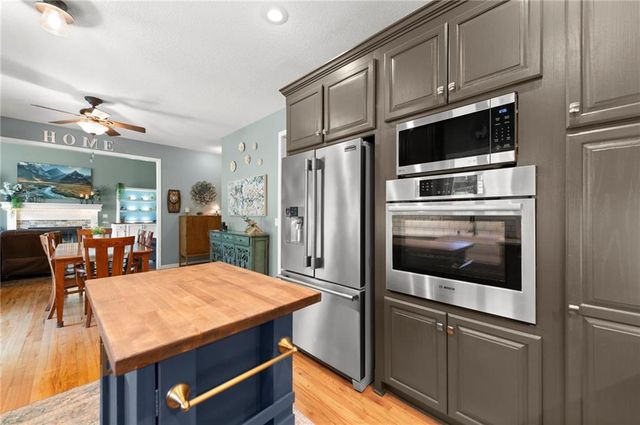 1812 N 150th Street, Basehor, KS 66007