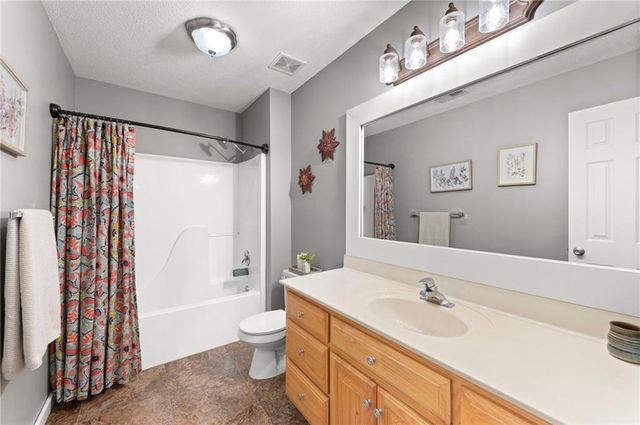 1812 N 150th Street, Basehor, KS 66007
