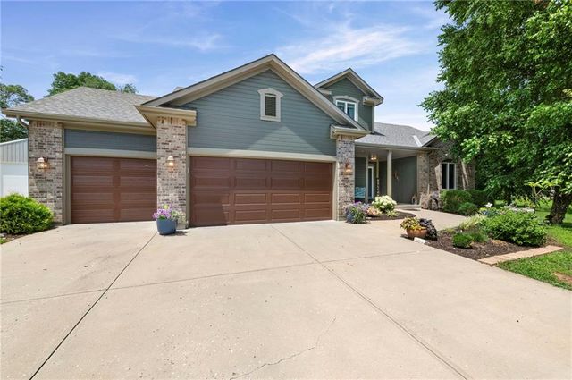 1812 N 150th Street, Basehor, KS 66007