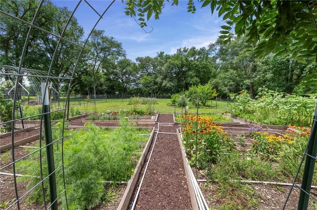 1812 N 150th Street, Basehor, KS 66007