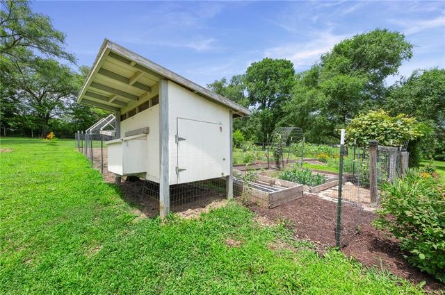 1812 N 150th Street, Basehor, KS 66007