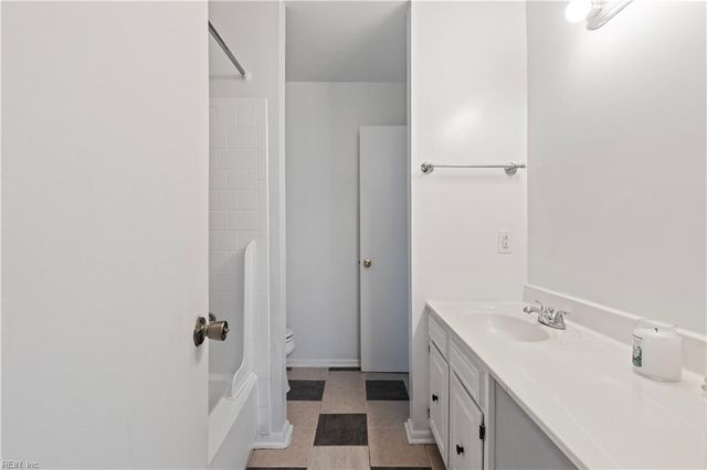 609 Hustings Court LN, Virginia Beach, VA 23452