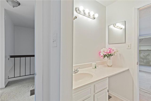 609 Hustings Court LN, Virginia Beach, VA 23452