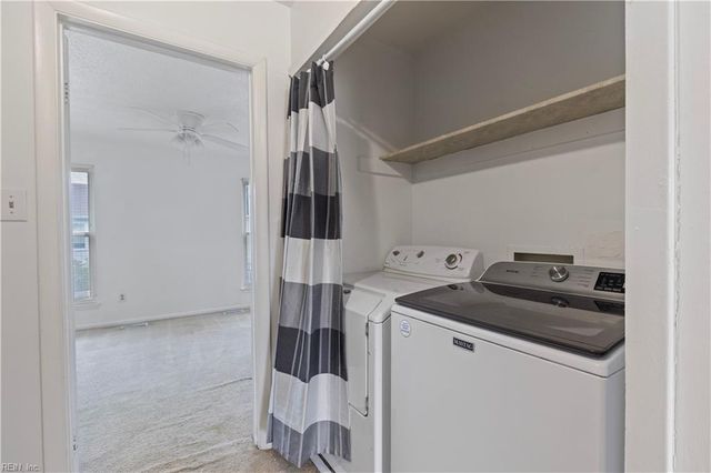 609 Hustings Court LN, Virginia Beach, VA 23452