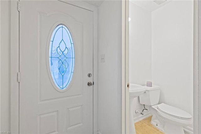 609 Hustings Court LN, Virginia Beach, VA 23452
