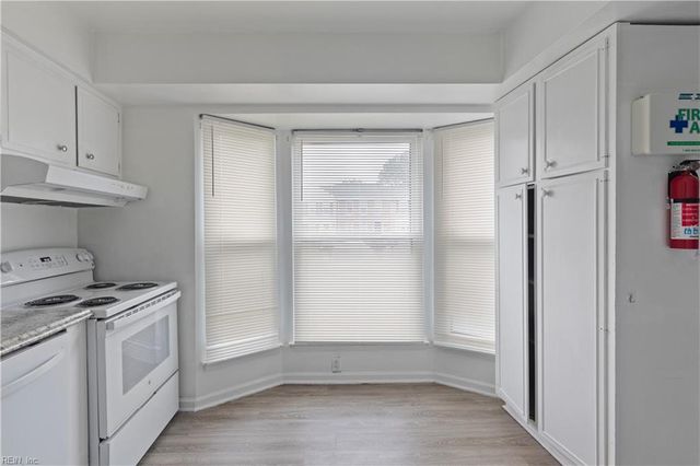 609 Hustings Court LN, Virginia Beach, VA 23452