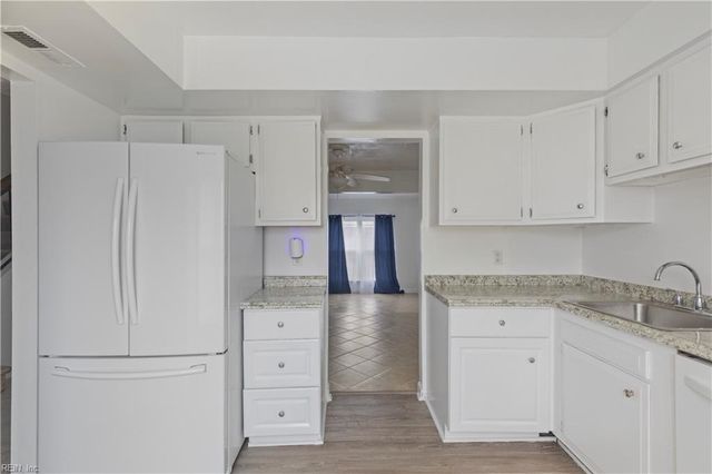 609 Hustings Court LN, Virginia Beach, VA 23452