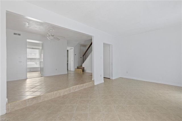 609 Hustings Court LN, Virginia Beach, VA 23452