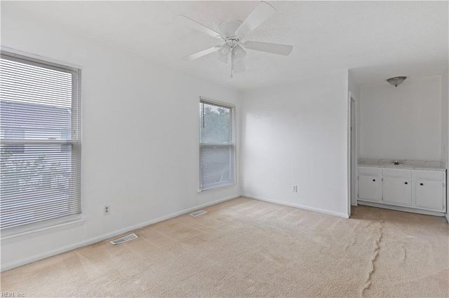 609 Hustings Court LN, Virginia Beach, VA 23452