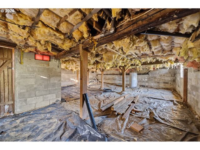 215 CYPRESS Ave, Garibaldi, OR 97118