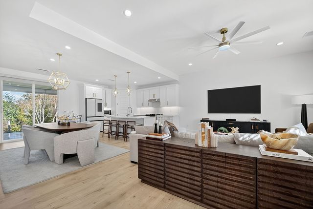 2006 Oak Garden Court, Dallas, TX 75232