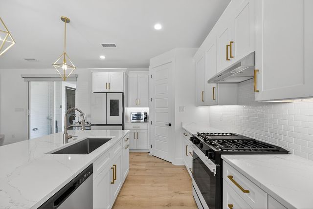 2006 Oak Garden Court, Dallas, TX 75232