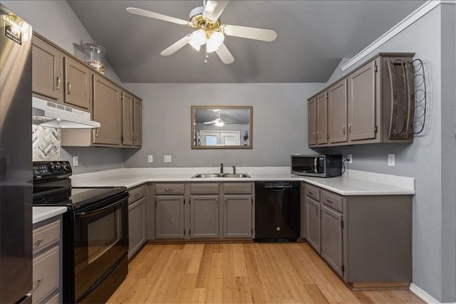 2578 N Warwick Drive, Fayetteville, AR 72703