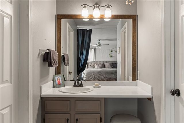 2578 N Warwick Drive, Fayetteville, AR 72703