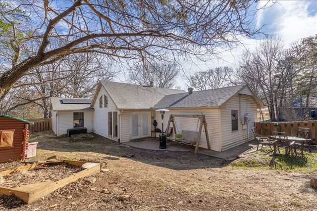 2578 N Warwick Drive, Fayetteville, AR 72703