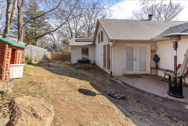 2578 N Warwick Drive, Fayetteville, AR 72703