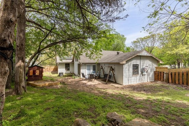 2578 N Warwick Drive, Fayetteville, AR 72703