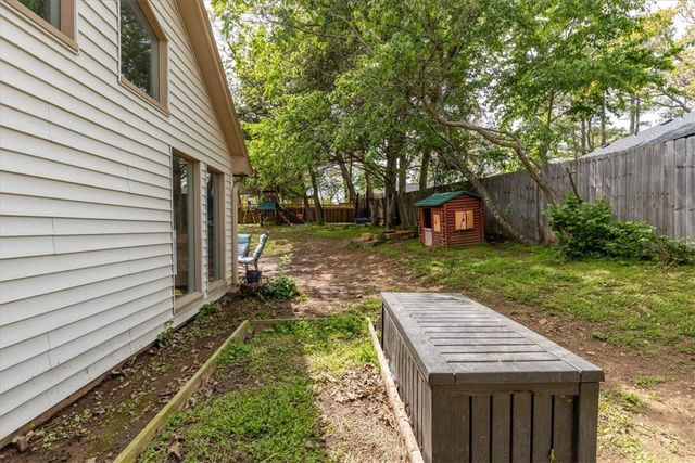 2578 N Warwick Drive, Fayetteville, AR 72703