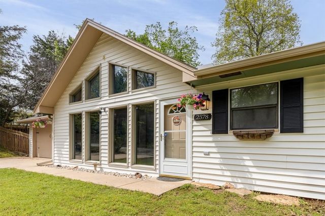 2578 N Warwick Drive, Fayetteville, AR 72703