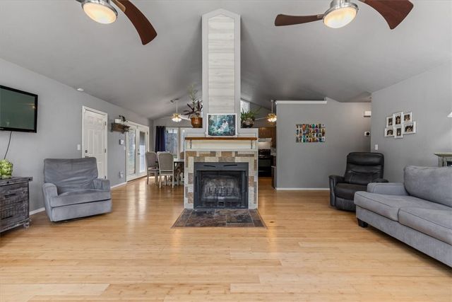 2578 N Warwick Drive, Fayetteville, AR 72703