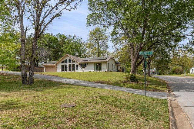 2578 N Warwick Drive, Fayetteville, AR 72703