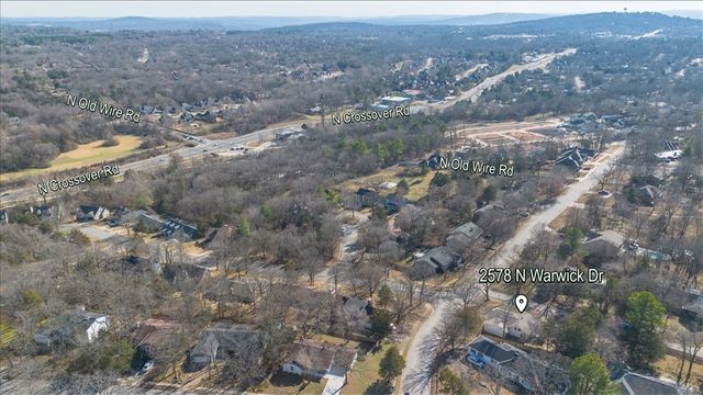 2578 N Warwick Drive, Fayetteville, AR 72703