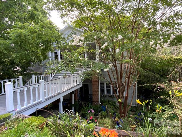 58 Seminary Street, Saluda, NC 28773