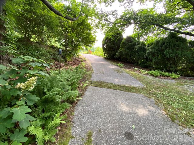 58 Seminary Street, Saluda, NC 28773