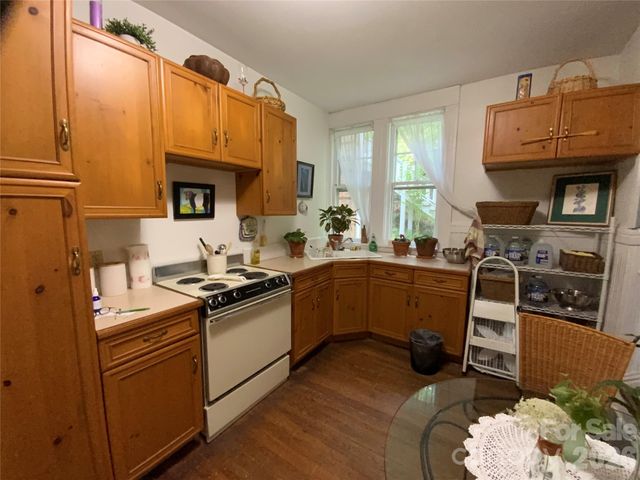 58 Seminary Street, Saluda, NC 28773