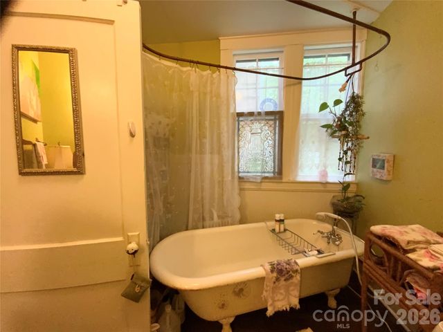 58 Seminary Street, Saluda, NC 28773