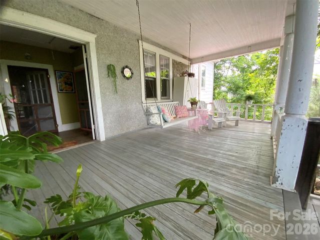 58 Seminary Street, Saluda, NC 28773