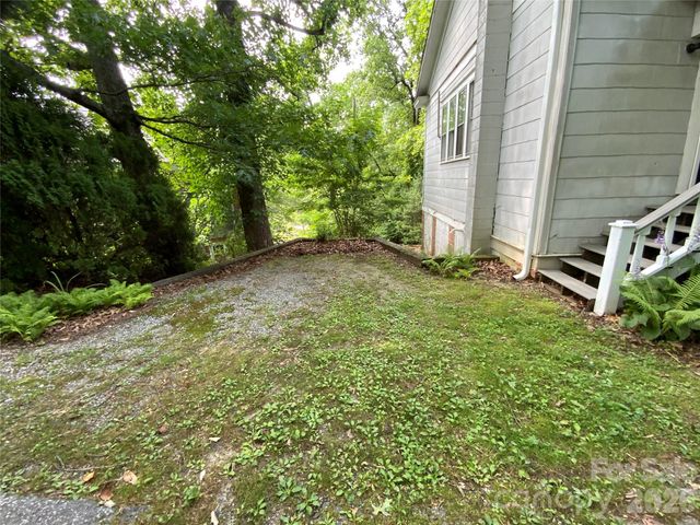 58 Seminary Street, Saluda, NC 28773