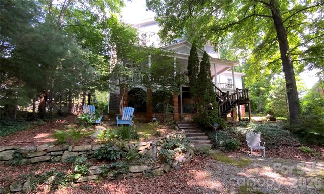 58 Seminary Street, Saluda, NC 28773