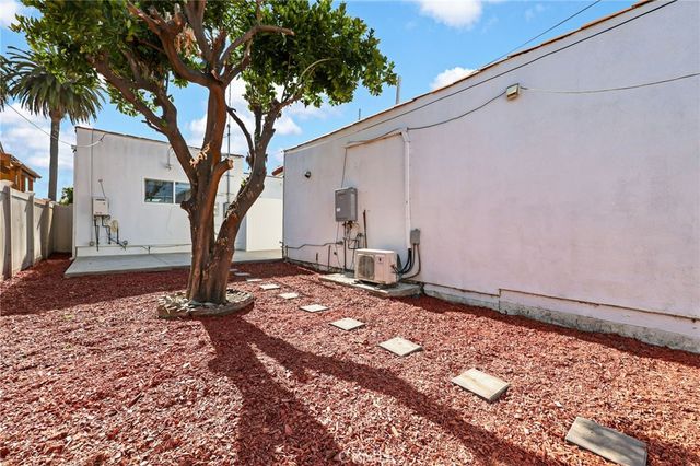 6612 2nd, Los Angeles, CA 90043