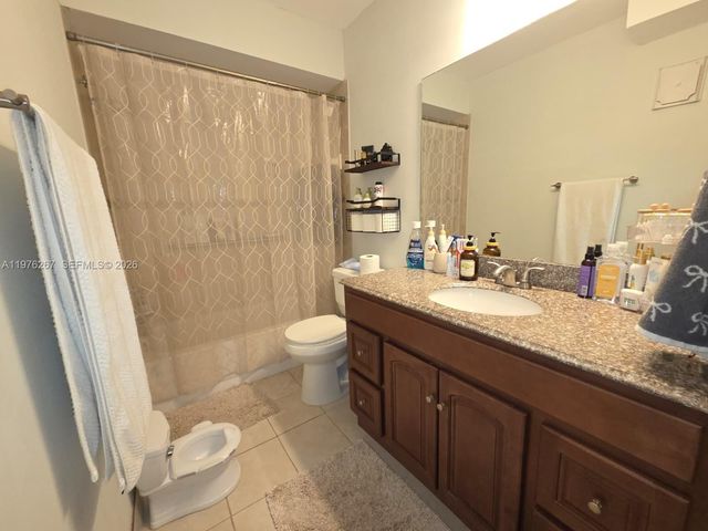 220 Lakeview Dr 312, Weston, FL 33326