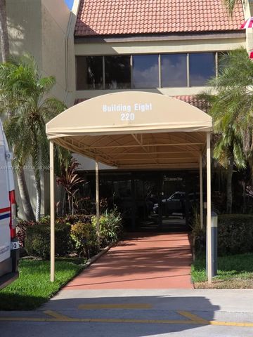 220 Lakeview Dr 312, Weston, FL 33326