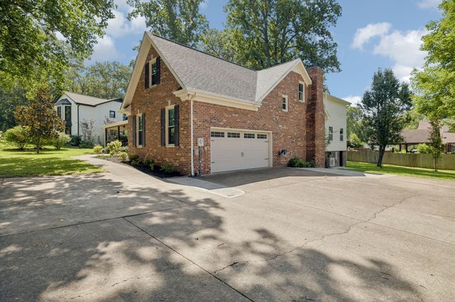115 Laural Hill Dr, Smyrna, TN 37167