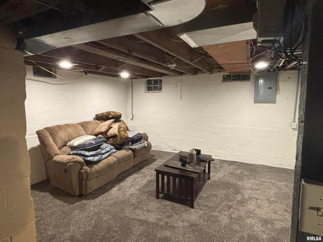 1205 HENRIETTA Street, Pekin, IL 61554